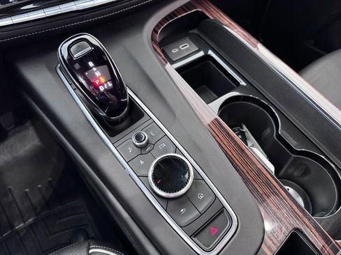Certified 2023 Cadillac Escalade Premium Luxury AWD/4WD image 28