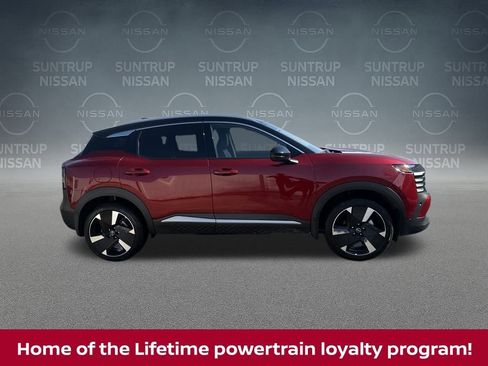 Certified 2025 Nissan Kicks SR image 7