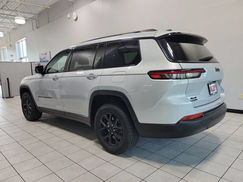 Certified 2024 Jeep Grand Cherokee L Laredo AWD/4WD image 7