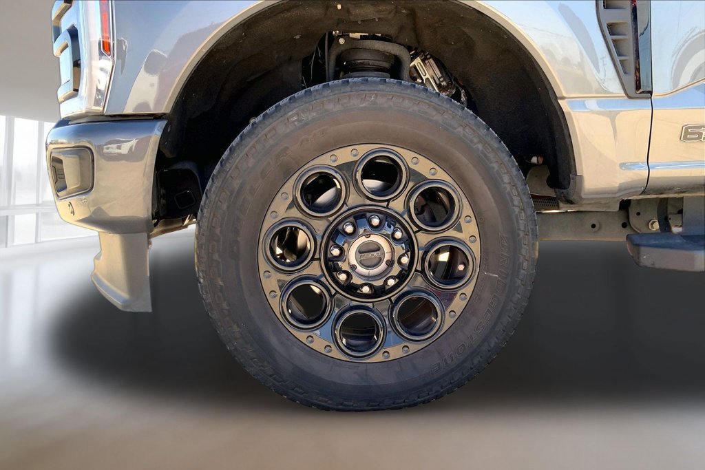 Used 2025 Ford F350 Lariat w/ Lariat Ultimate Package AWD/4WD image 8