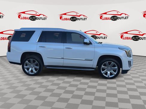Used 2017 Cadillac Escalade Luxury AWD/4WD image 9