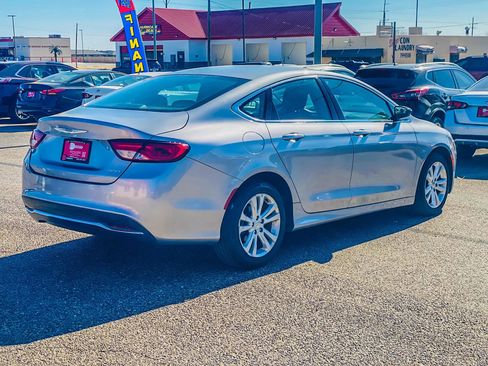 Used 2016 Chrysler 200 Limited image 7