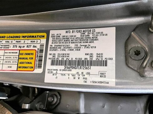 Used 2020 Ford Fusion SE w/ Equipment Group 151A image 17