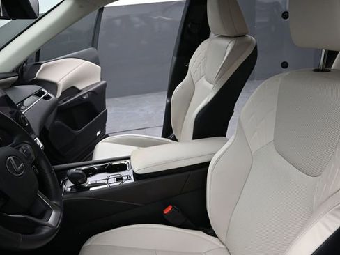 Used 2024 Lexus RX 350 FWD image 16