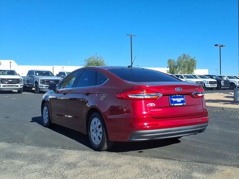 Used 2019 Ford Fusion S image 4