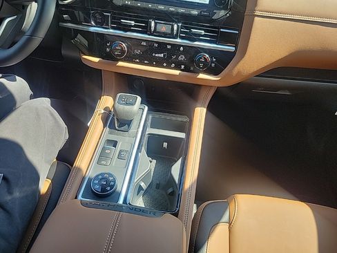 New 2025 Nissan Pathfinder Platinum w/ Cargo Package image 24