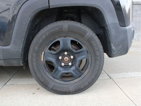 Used 2019 Jeep Renegade Sport image 10