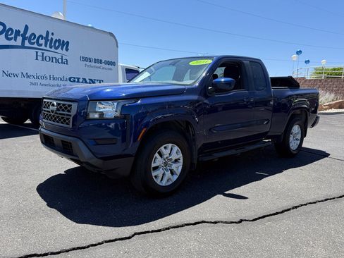 Used 2023 Nissan Frontier SV w/ Technology Package RWD image 9