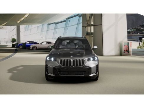New 2026 BMW X5 xDrive40i w/ M Sport Package AWD/4WD image 3