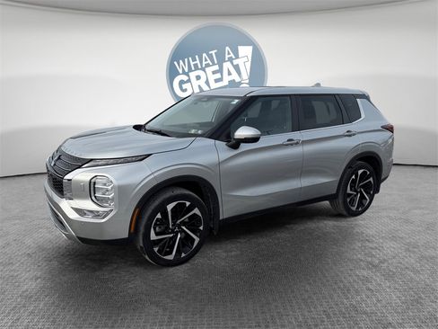 Used 2023 Mitsubishi Outlander SE image 8