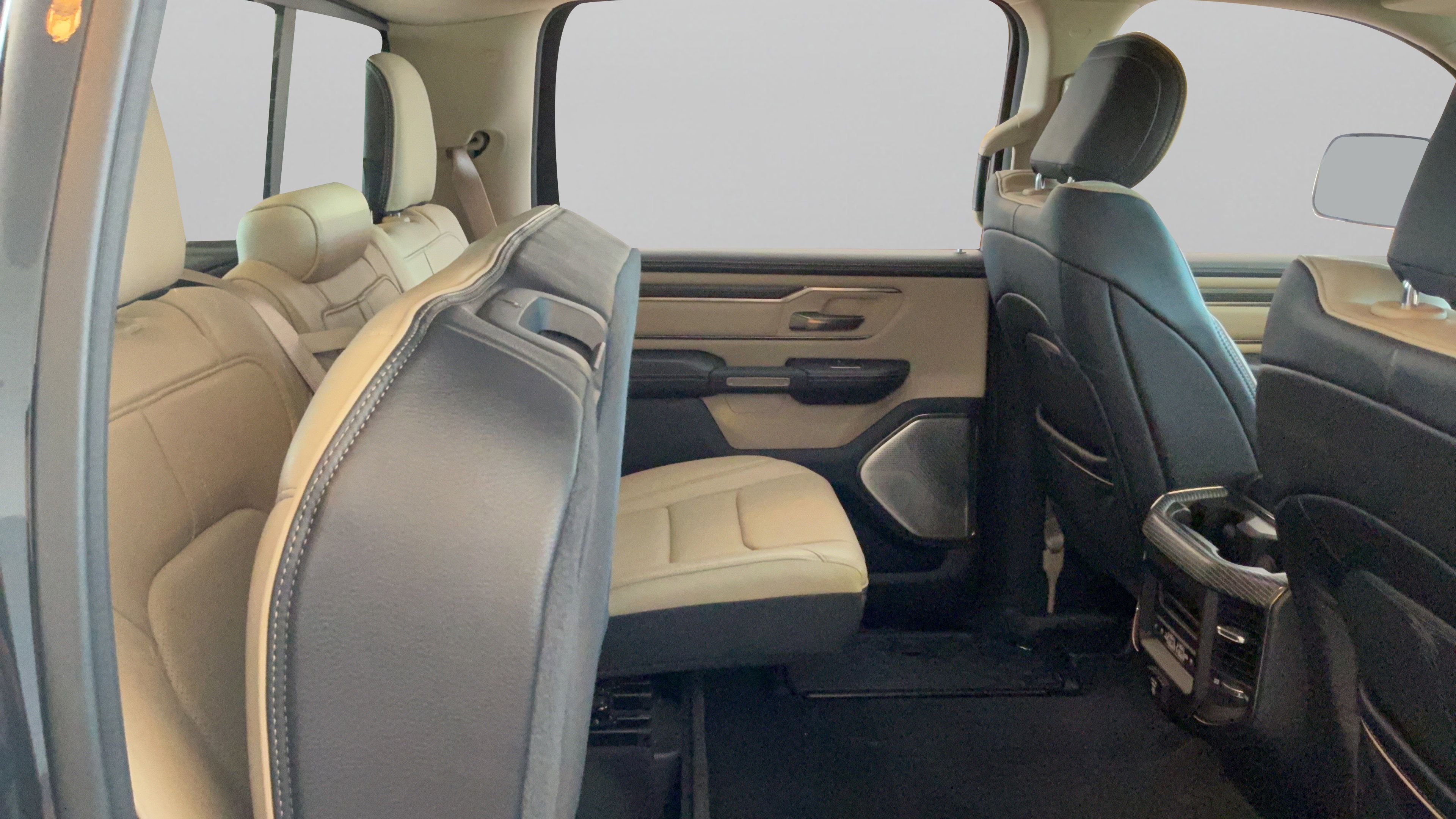 Used 2019 RAM 1500 Limited AWD/4WD image 38