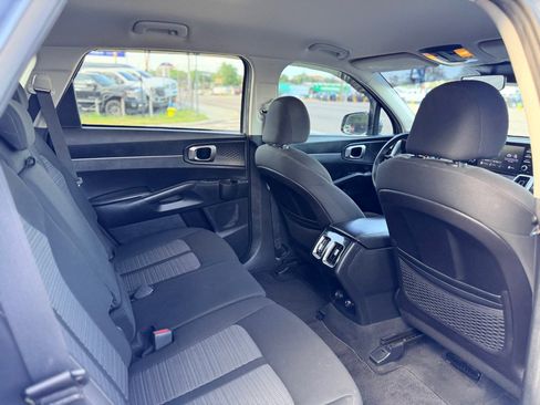 Used 2021 Kia Sorento LX image 17
