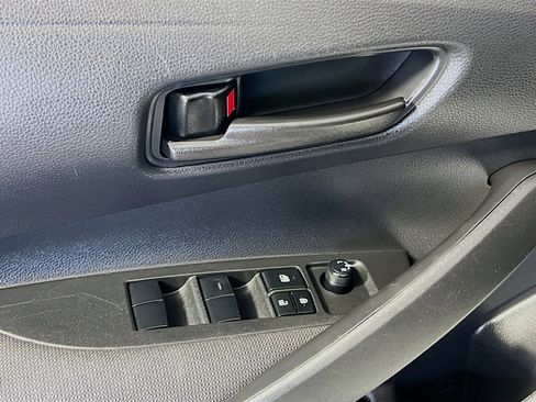 Used 2022 Toyota Corolla LE image 16