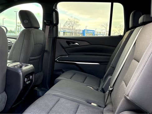 Used 2024 Chevrolet Traverse LS image 15