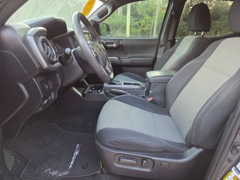 Certified 2020 Toyota Tacoma TRD Off-Road w/ Technology Package AWD/4WD image 25