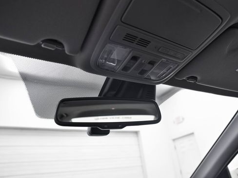 Used 2017 Honda Accord Touring image 18