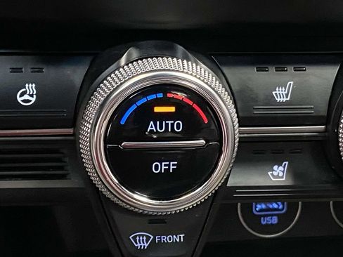 Used 2023 Genesis G70 3.3T w/ Sport Prestige Package image 27