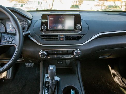 Used 2024 Nissan Altima 2.5 S image 15