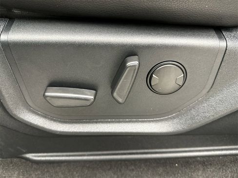 Used 2019 Ford F150 Lariat w/ Equipment Group 502A Luxury image 12