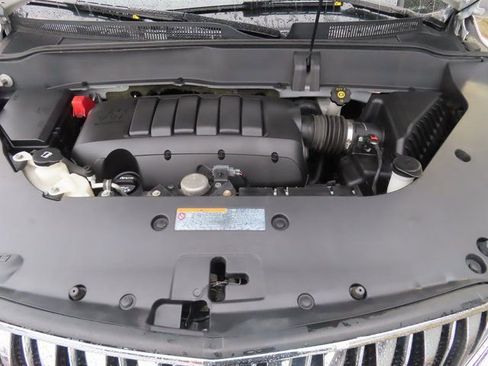 Used 2017 Buick Enclave Leather image 12