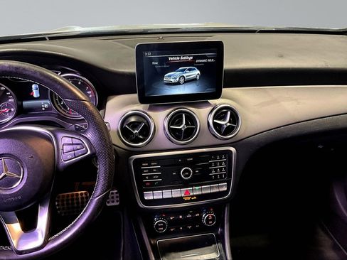 Used 2018 Mercedes-Benz GLA 250 4MATIC image 10