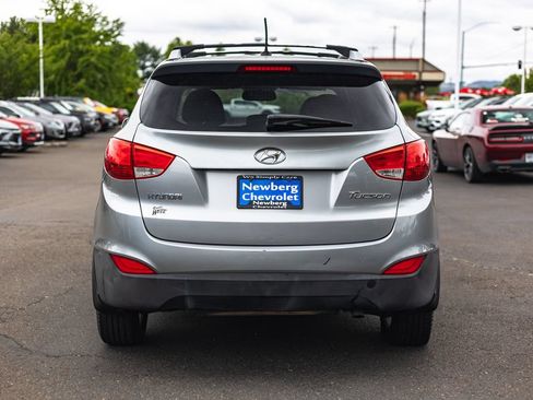 Used 2011 Hyundai Tucson GLS FWD image 10