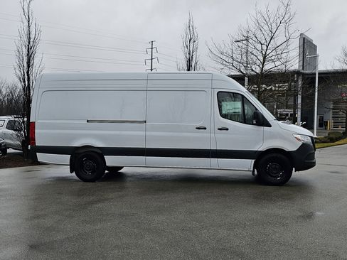 New 2025 Mercedes-Benz Sprinter 2500 image 2