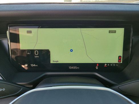 Used 2025 GMC Acadia Elevation image 24