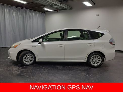 Used 2013 Toyota Prius V Three image 5