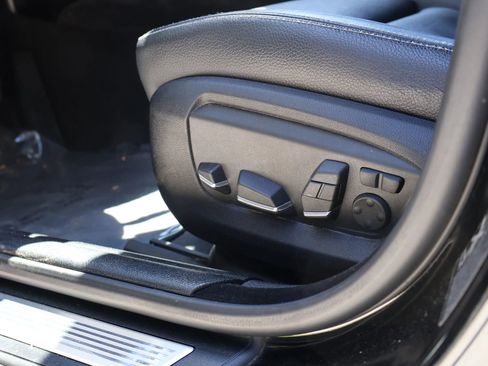 Used 2014 BMW 550i xDrive Sedan image 32