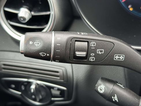 Used 2021 Mercedes-Benz GLC 300 4MATIC image 35