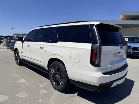 Used 2025 Cadillac Escalade ESV V image 6