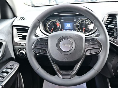 Used 2022 Jeep Cherokee Trailhawk w/ Sun, Sound & Nav Group AWD/4WD image 19
