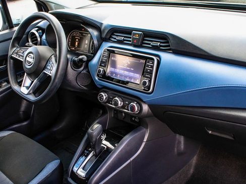 Used 2025 Nissan Versa SV FWD image 39