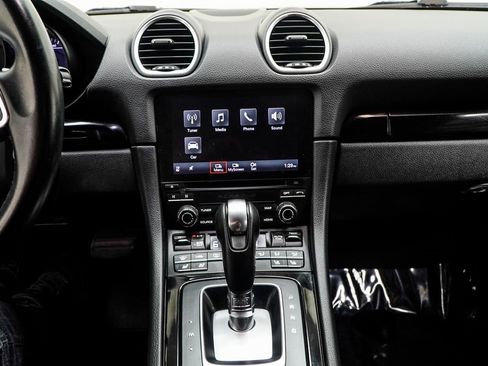 Used 2021 Porsche 718 Boxster image 20