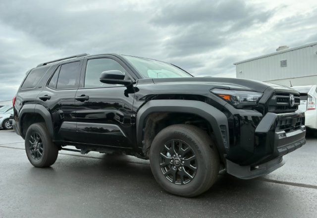 Used 2026 Toyota 4Runner SR5 AWD/4WD image 3