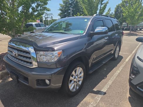 Used 2014 Toyota Sequoia Platinum AWD/4WD image 8