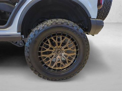 New 2025 Ford Bronco Badlands AWD/4WD image 9