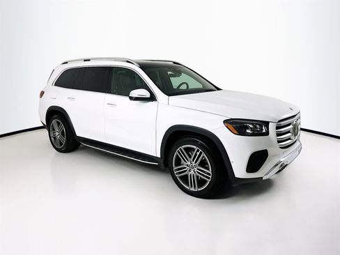 Used 2026 Mercedes-Benz GLS 450 4MATIC image 1