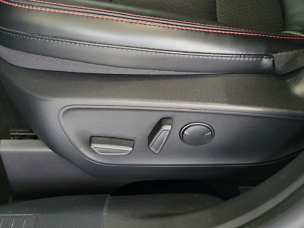 Used 2024 Ford Escape ST-Line w/ Tech Pack #1 FWD image 23
