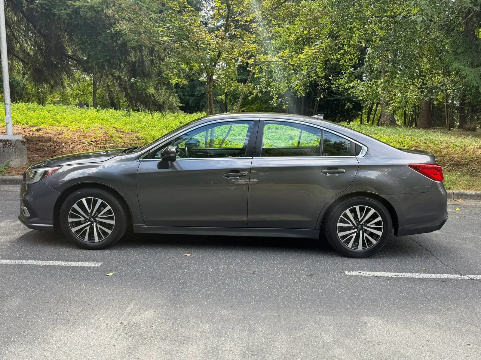 Used 2018 Subaru Legacy 2.5i Premium w/ Eyesight & BSD & Rcta & HBA AWD/4WD image 3