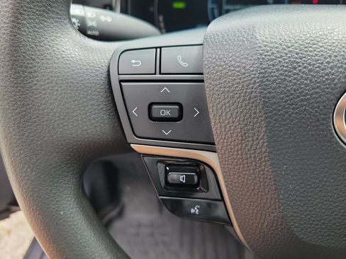 Used 2025 Toyota Camry LE w/ Convenience Package FWD image 20