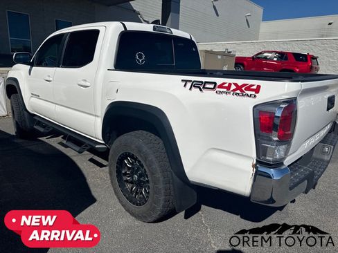 Used 2020 Toyota Tacoma TRD Off-Road AWD/4WD image 13
