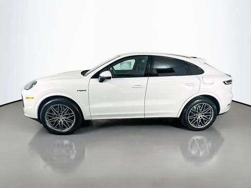 New 2026 Porsche Cayenne E-Hybrid Coupe AWD/4WD image 2
