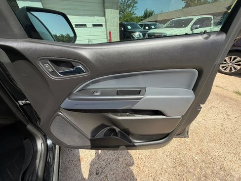 Used 2018 Chevrolet Colorado Z71 AWD/4WD image 15