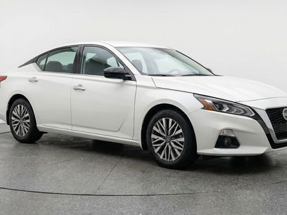 Used 2025 Nissan Altima 2.5 SV