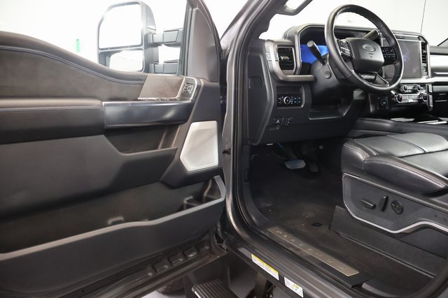Used 2025 Ford F450 Platinum AWD/4WD image 8