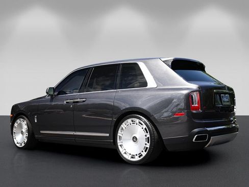 Used 2022 Rolls-Royce Cullinan AWD/4WD image 5