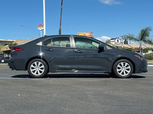 Used 2025 Toyota Corolla LE image 6