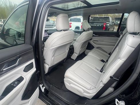 Used 2021 Jeep Grand Cherokee L Overland AWD/4WD image 12